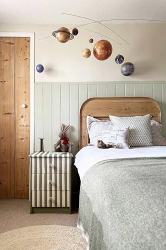Annie Sloan Satin Paint (Cotswold Green, 25 Fl Oz/750 mL). Soft sheen for interior wood and metal. Self-leveling, all-in-one paint with no wax or lacquer required. - color: Cotswold Green