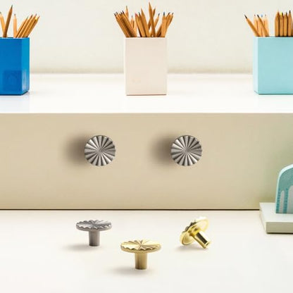 Goo-Ki 1.5''(38mm) Dia Antique Silver Cabinet Knob, Big Zinc Alloy Drawer Knobs with Round Flower Design,Retro Style,6 Pack - color: Antique Silver, size: 1.5'' Dia Single Hole Knob