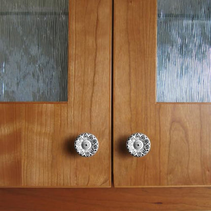 6 Pack Distressed Black & Cream Cabinet Knobs, Floral Drawer Pull - color: Distressed Black & Cream