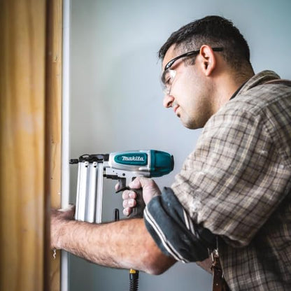 Makita AF506-R 18 Gauge 2 in. Pneumatic Brad Nailer (Renewed)