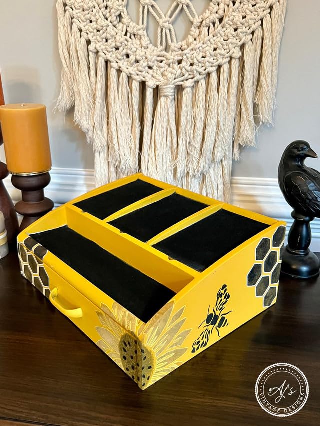 Dixie Belle Paint Company Stencil - The Bee's Knees - 16� x 20� - style: The Bee's Knees
